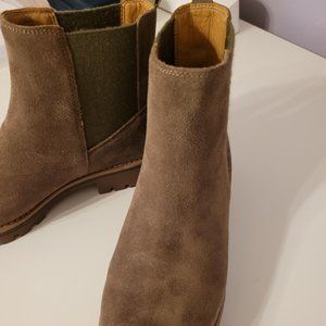 NWOT Brown Suede Boots